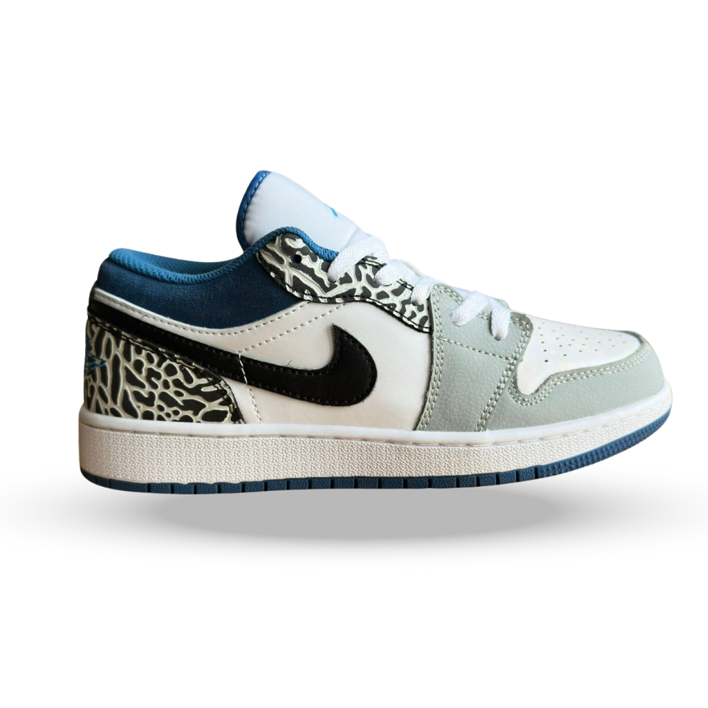 NIKE FORCE 1 LOW TOP SNICKERS